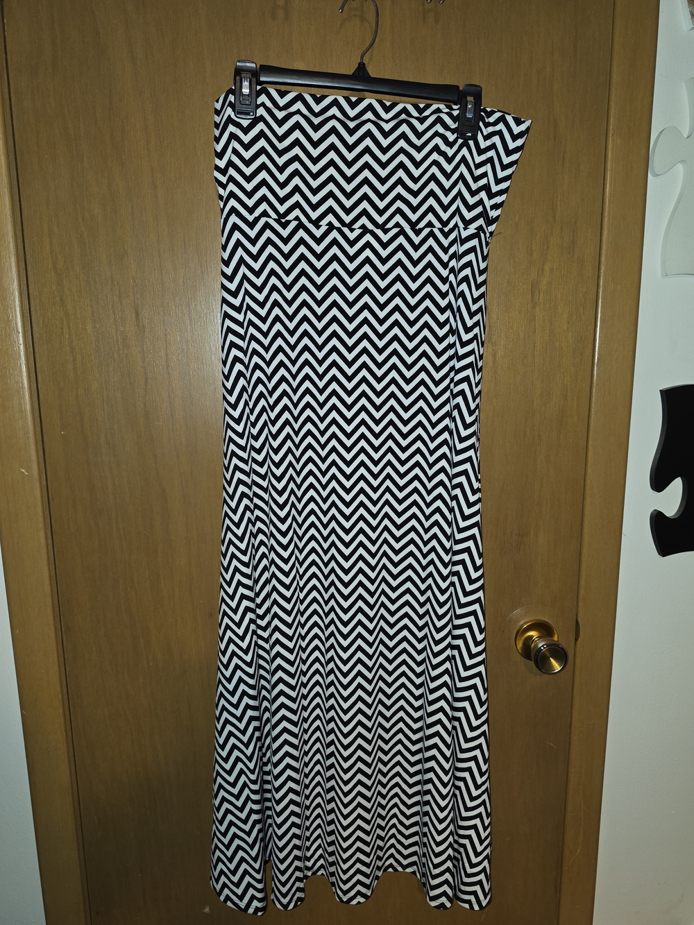 LuLaRoe Black & White Chevron Strapless Maxi